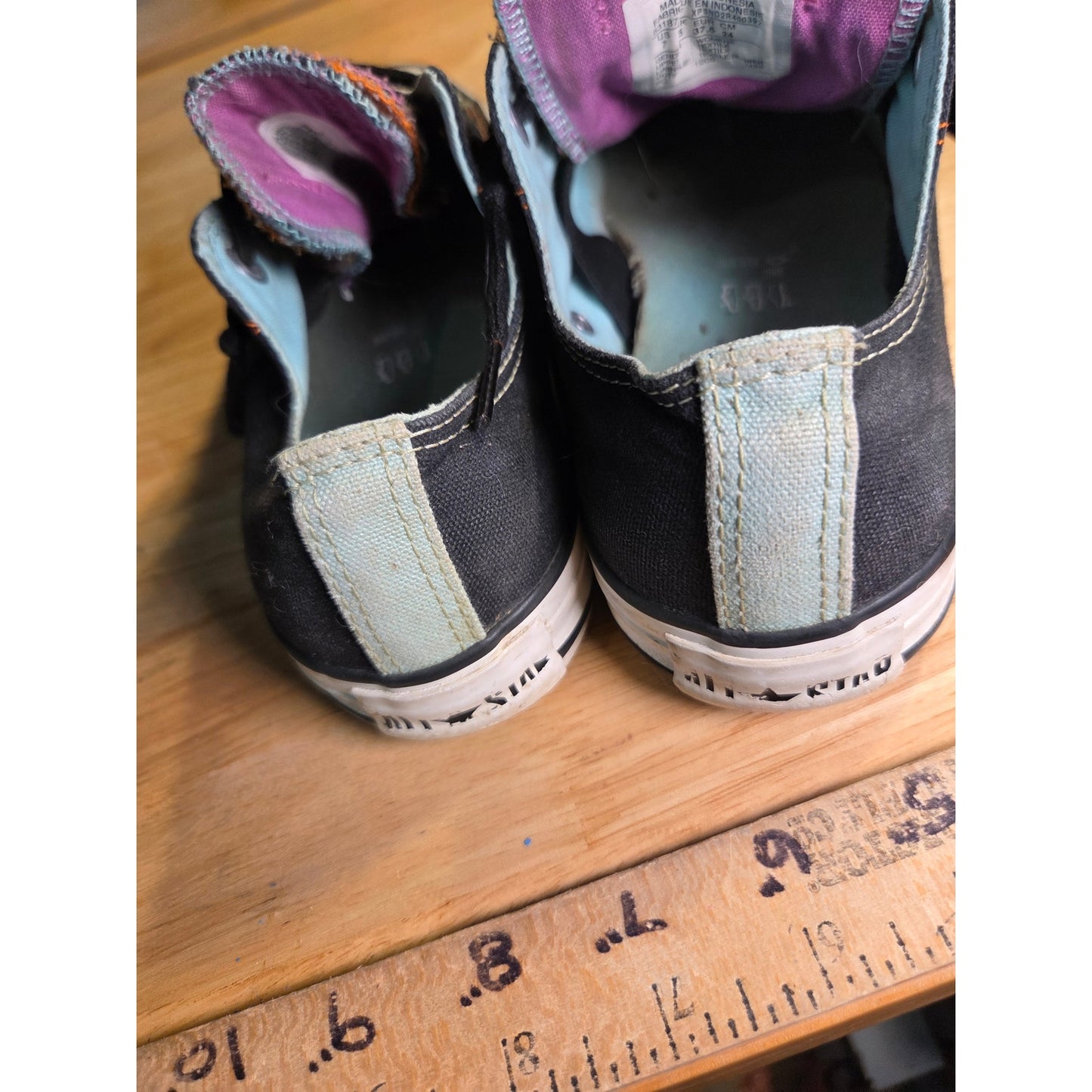 Converse Chuck Taylor Black Low Cut Size 7 Women's Colorful Tongue Detail Canvas