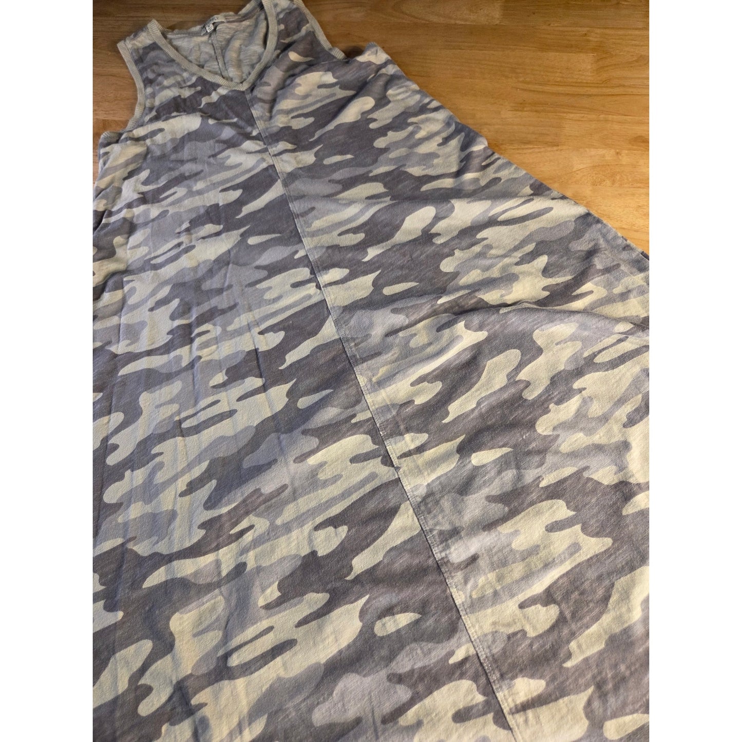 Z Supply Jersey camouflage t-shirt dress v-neck sleeveless green khaki medium