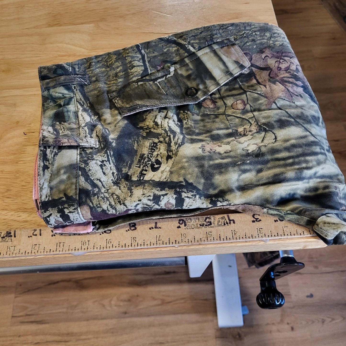 Russel Outdoors M 8/10 Camouflage Straight Leg Cargo Pants Pink Lining Zip Snap