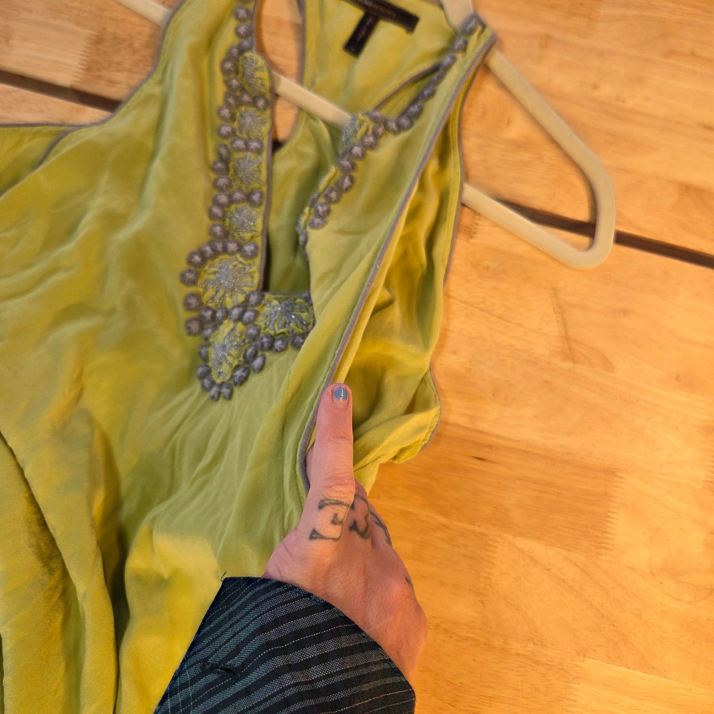 Bcbgmaxazria chartreuse neon green silk sleeveless tank dress embroidered med