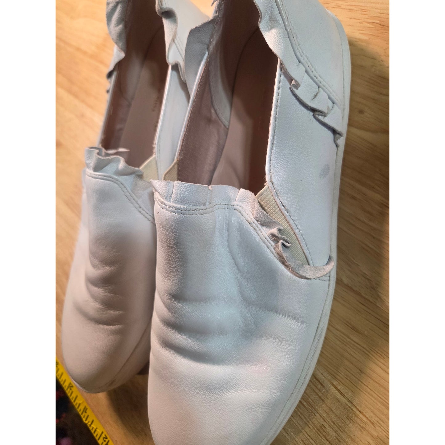 Kate Spade White Leather 7.5 Ruffle Slide on Sneaker