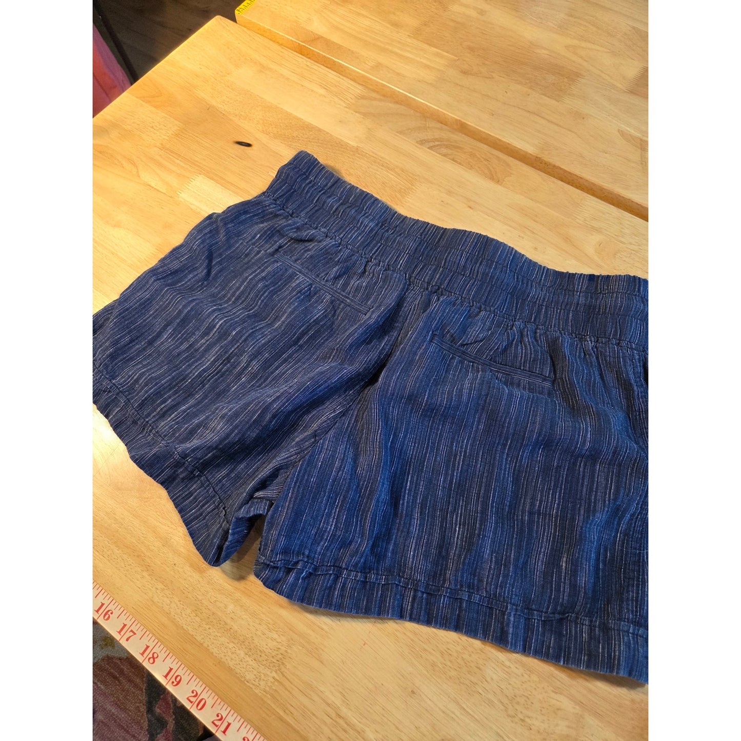 Athleta Navy blue textured stripe elastic waist athletic shorts pockets tie sz10