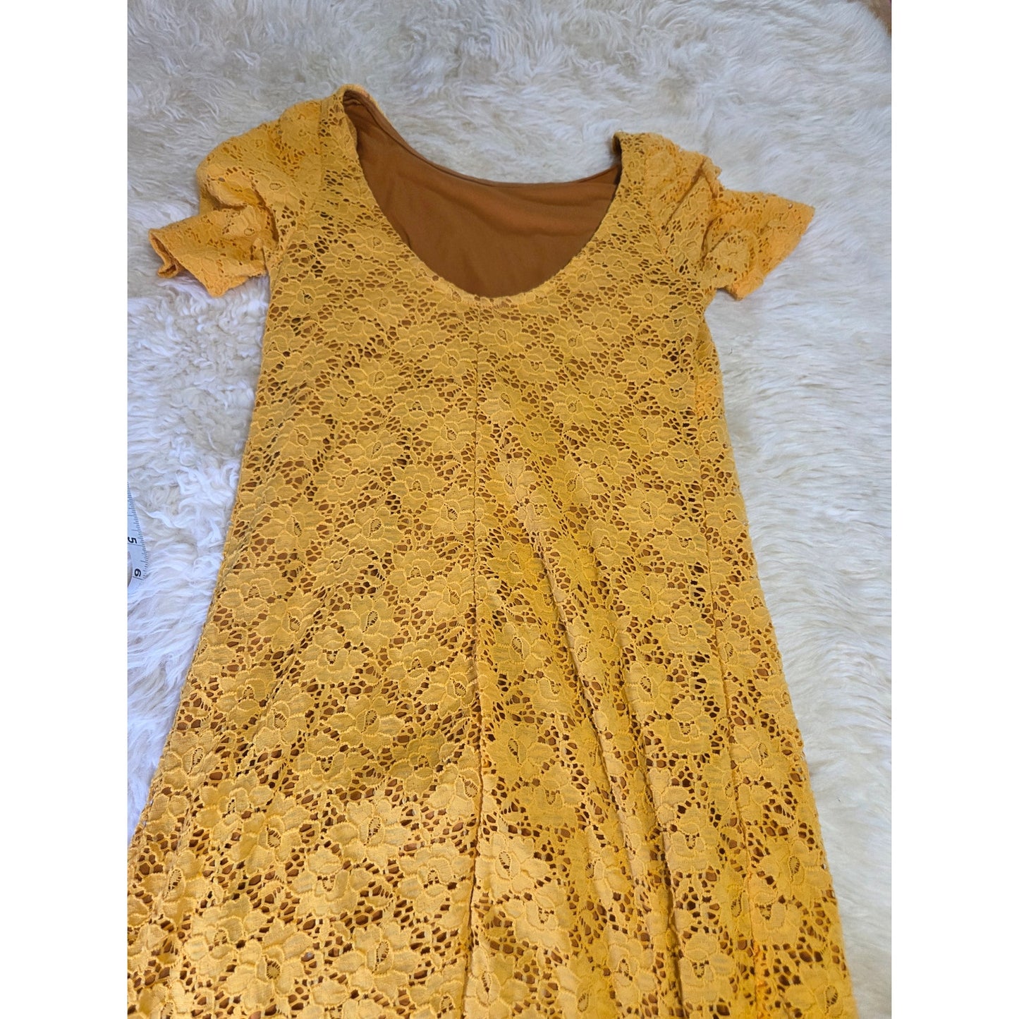 Yellow Daisy Crocheted Bodycon Mini Dress Stretch Plunge Back Cap 1/4 Sleeve