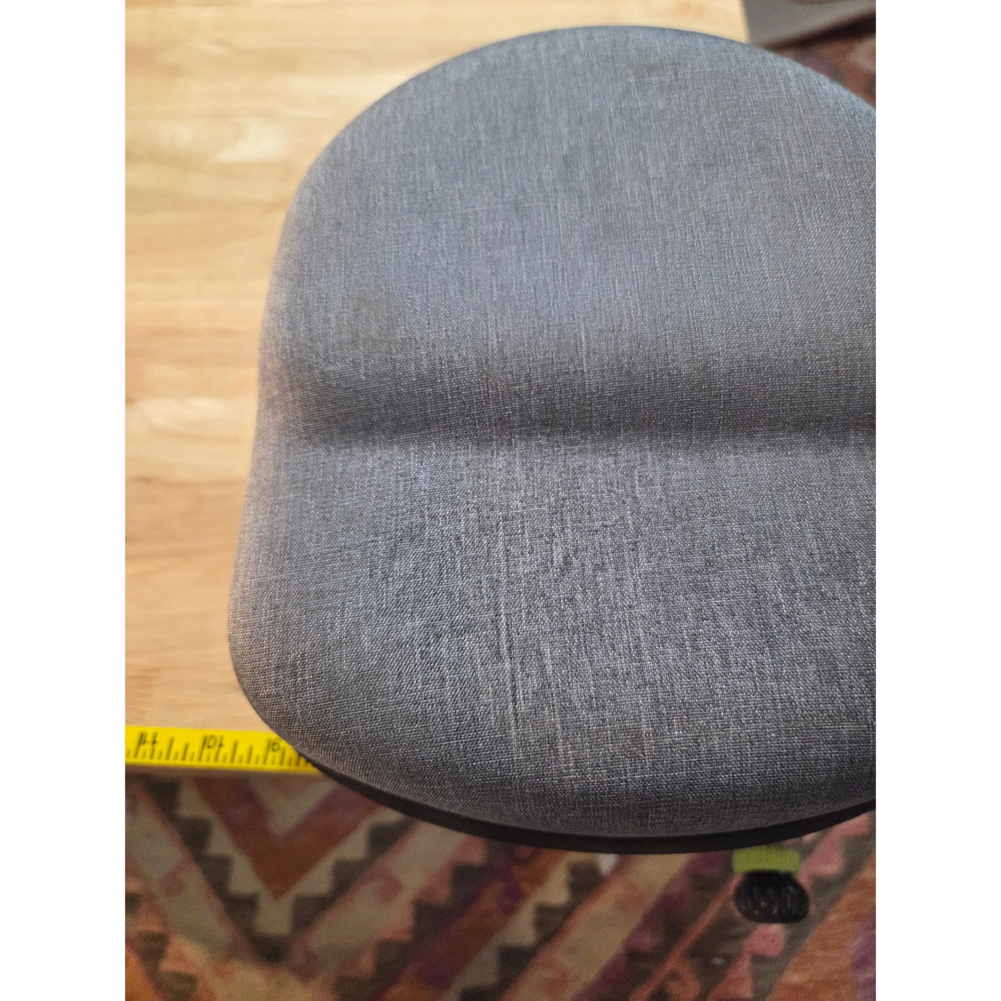 Oculus VR headset case needs a little glue good condition otherwise oculus