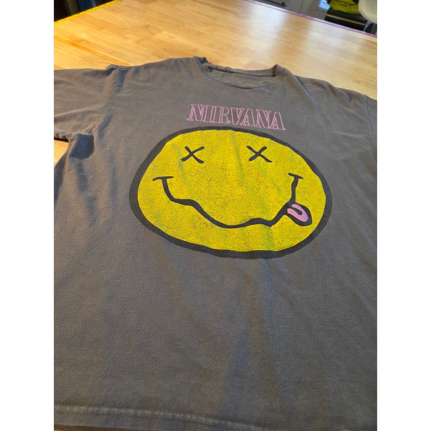 Nirvana Smiley Face T-shirt Gray 100% cotton extra large t-shirt