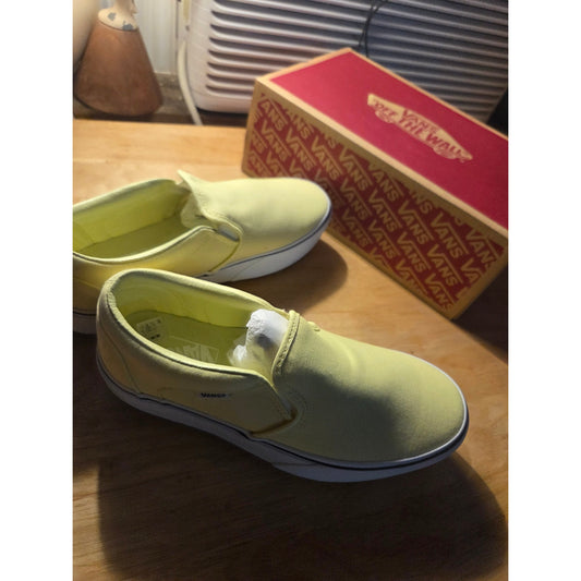 New inbox yellow platform slide on Canvas Vans butter yellow size 9 and 1/2