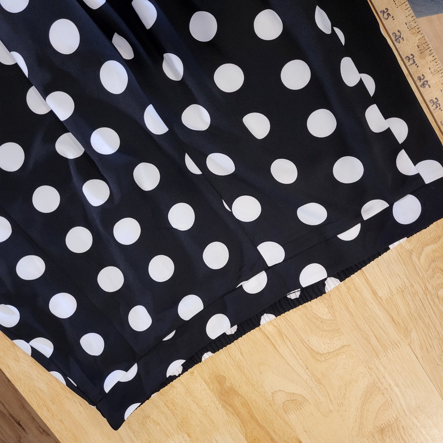 18/20 W Wide Leg Black & White Culottes Elastic Waist Rayon Slinky Soft 