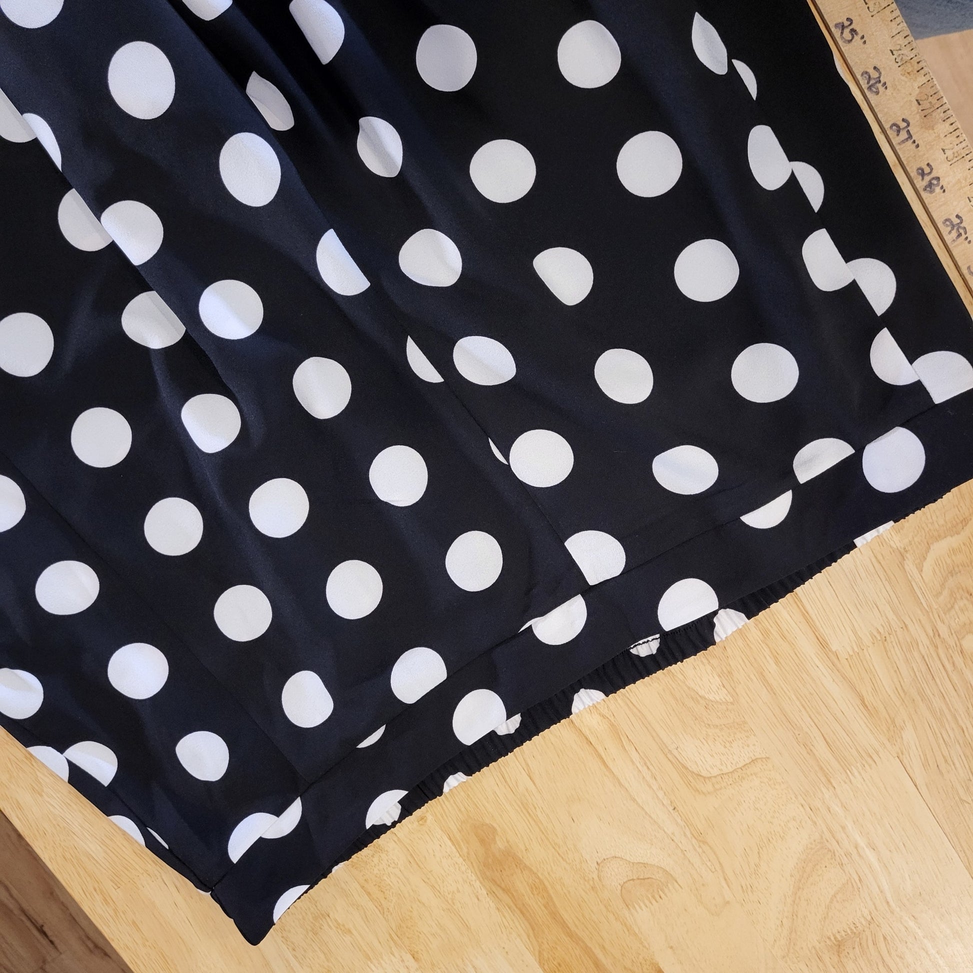 18/20 W Wide Leg Black & White Culottes Elastic Waist Rayon Slinky Soft 