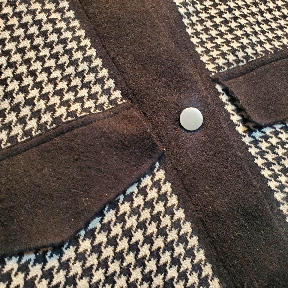 NWT Oliver.O Viscose Blend Houndstooth Collared Snap Button Front Sweater SM
