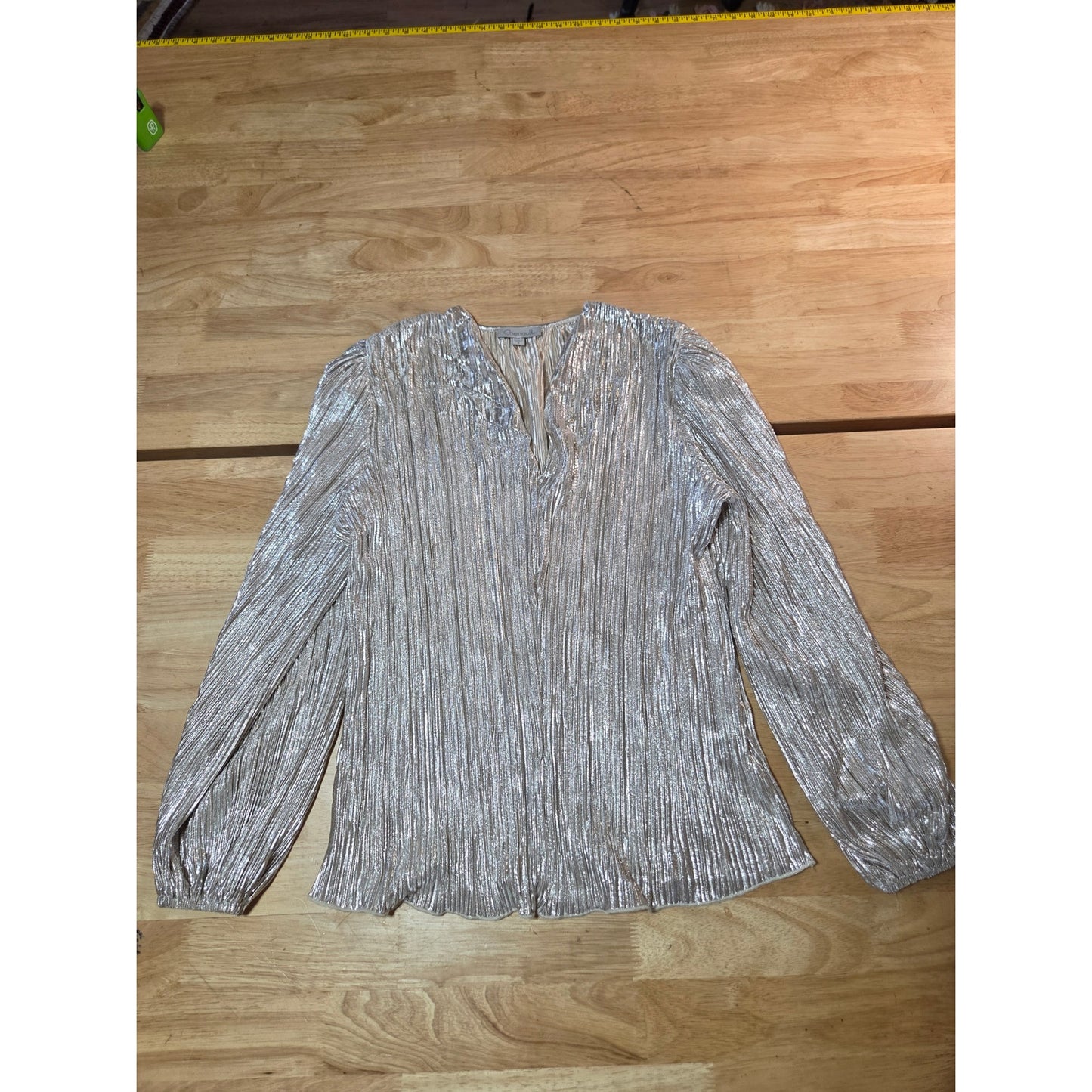 Chenault metallic long sleeve pleated blouse nylon rayon small