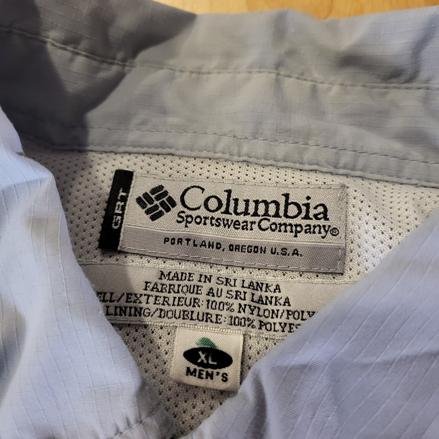 Columbia Blue Long Sleeve GRT Nylon XL Collared Button Down