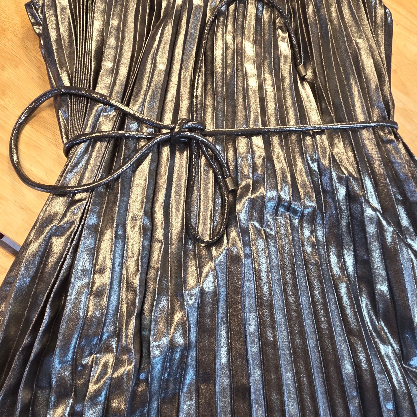 Nwt Ted Baker silver metallic pleated sleeveless midi dress belted a line size 5