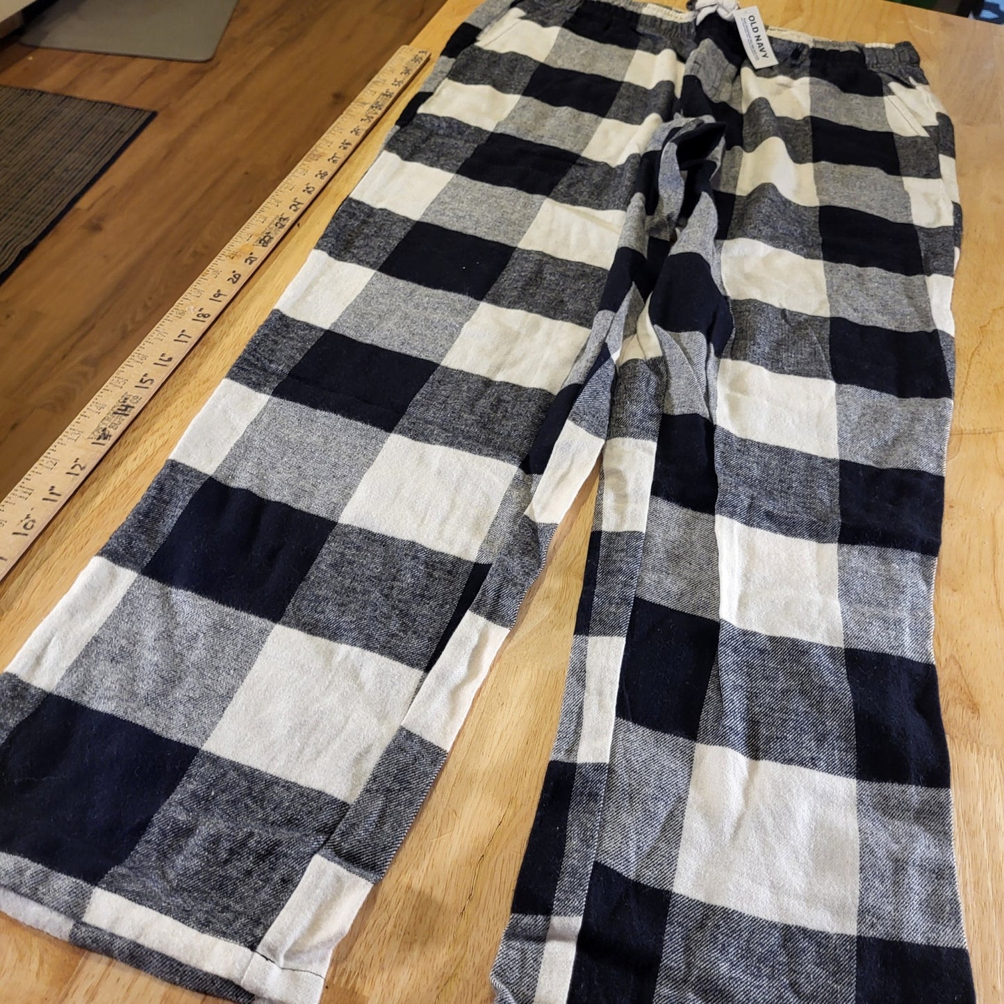 NWT Old Navy Black & White Buffalo Check Flannel Pajama Set Large