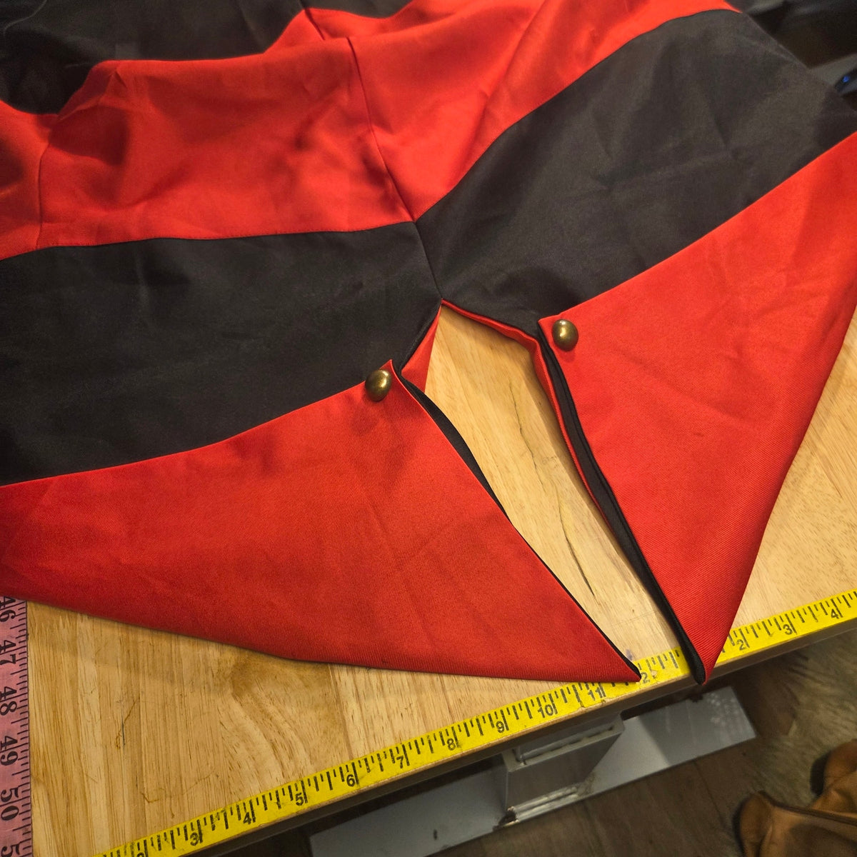 Assassin's Creed red black hooded zip jacket Tails button detail size medium