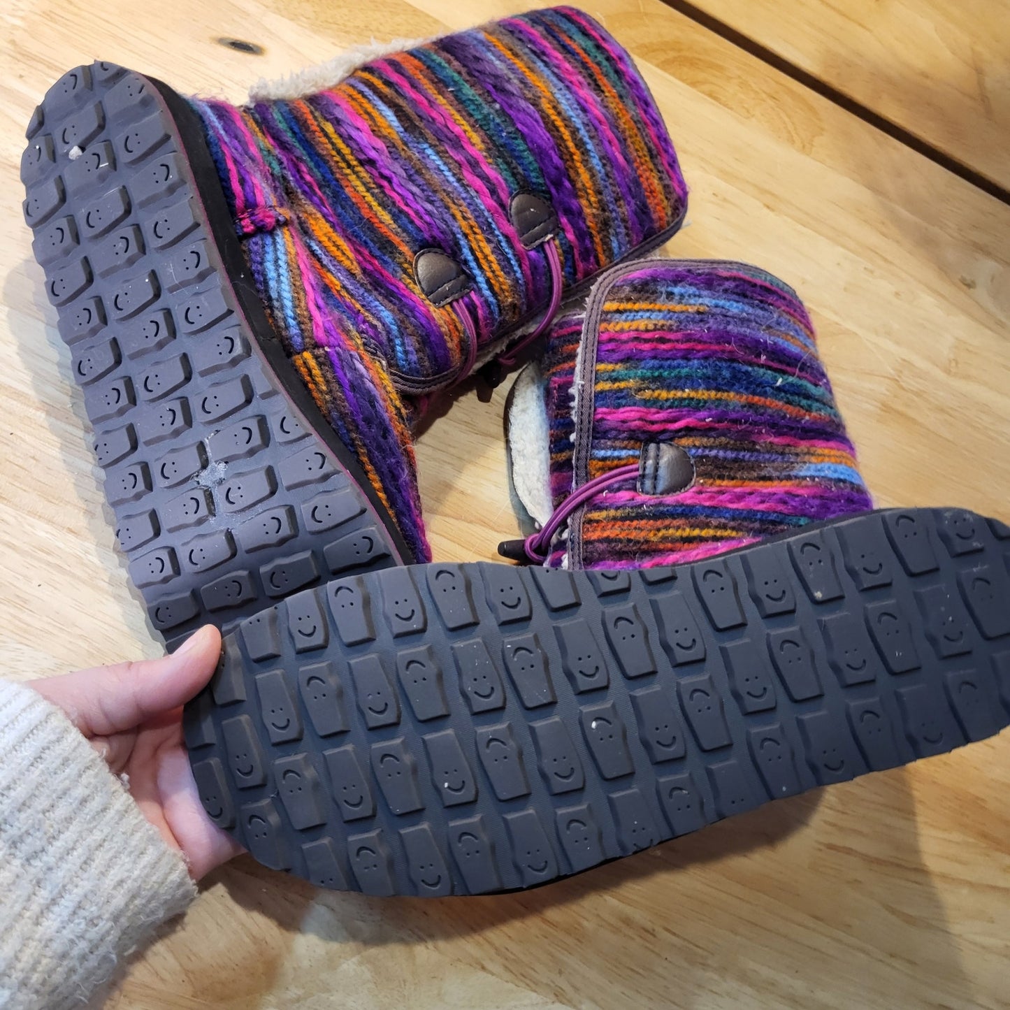 Sanuk Horizon Colorful Yarn Mid-Height Faux Shearling Boots Yoga Mat Sole 9