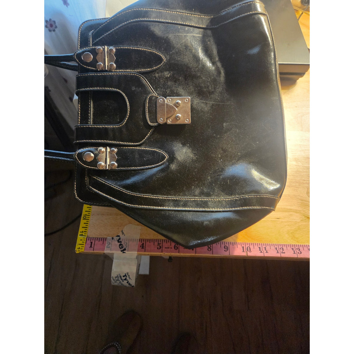 Vintage black purse silver class detail shoulder bag patent leather Style