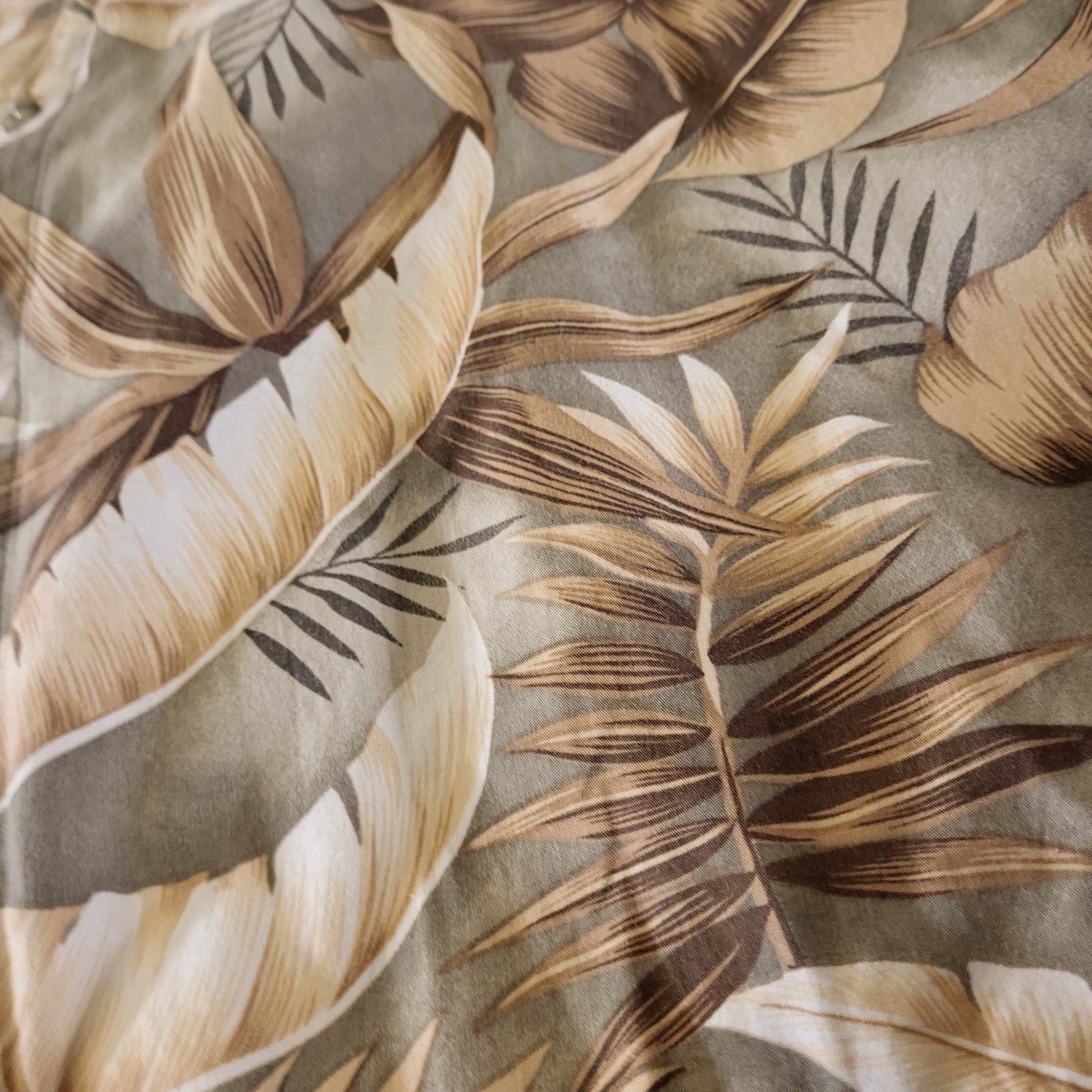 Campia Moda 100% Cotton Size L. Botanical Print Green Short Sleeve Button Down