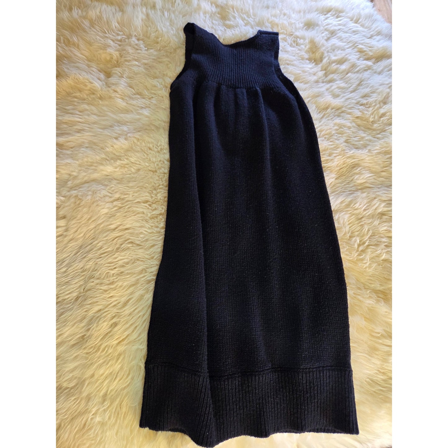 Vince black sweater knit tank dress pocket front Size Small Mini V-neck