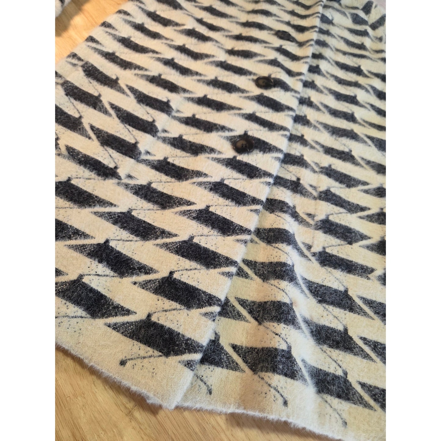 Cliche wool blend houndstooth knit mid-length sweater patch pockets very soft L