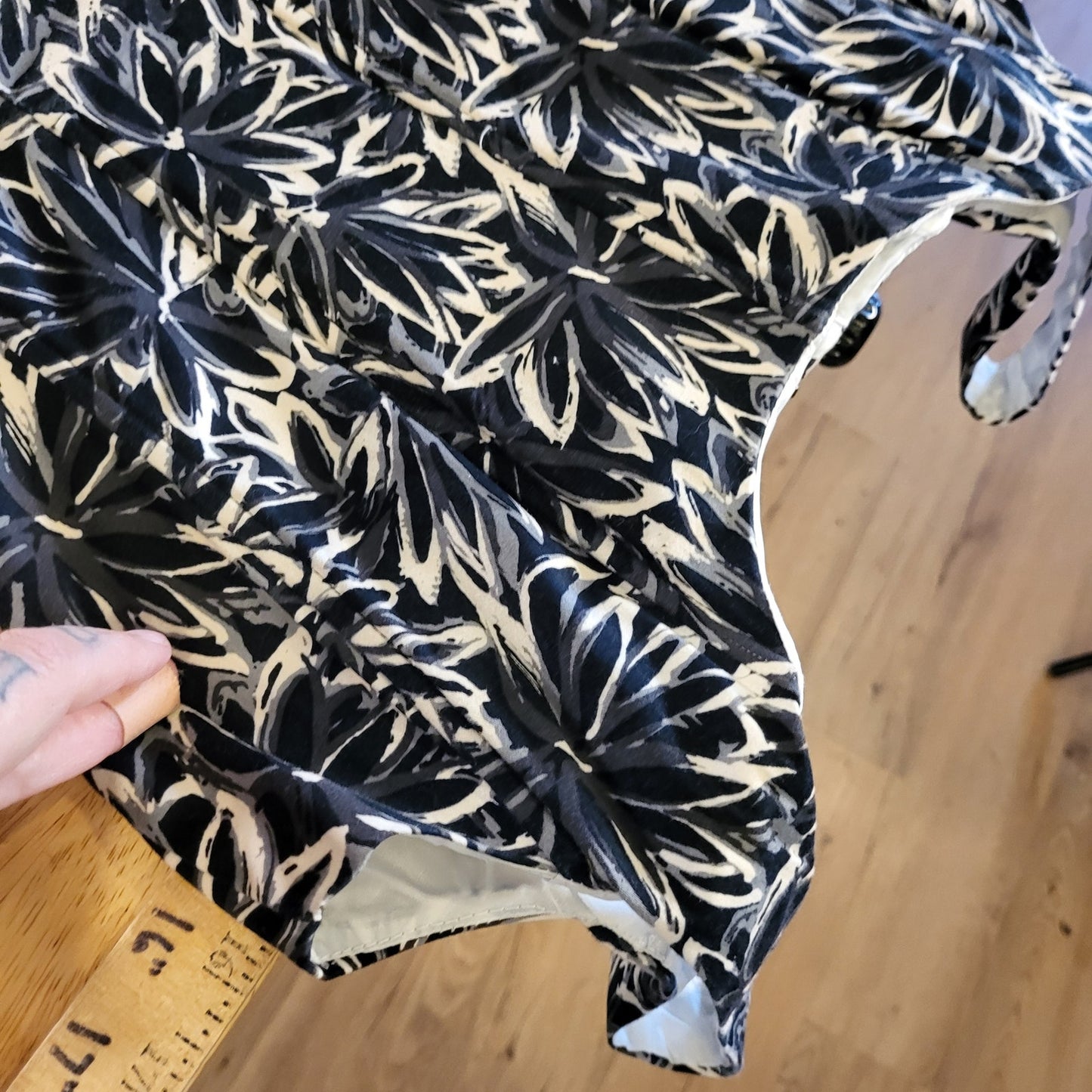 AGBDress Black & White Floral Sleeveless Skater Skirt Dress Cotton SIze 6