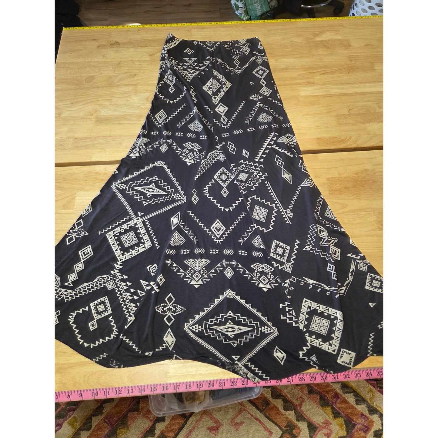 Billabong maxi skirt Jersey knits Aztec prints black and gray bodycon Medium
