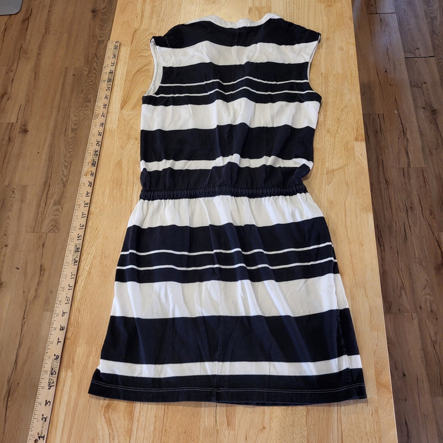 Gap Black & White Striped Sleeveless Jersey Knit Knee Length Dress Pockets