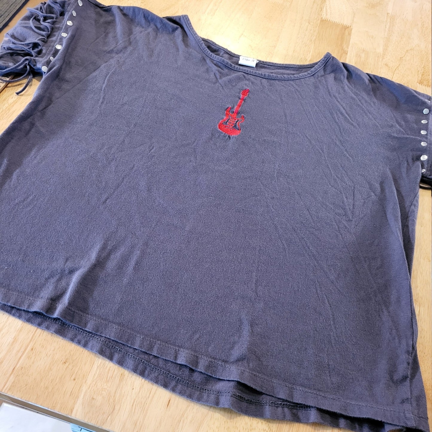 VibeN' Rock & Roll T-shirt Fringe Gray Short Sleeve Cropped Studded M