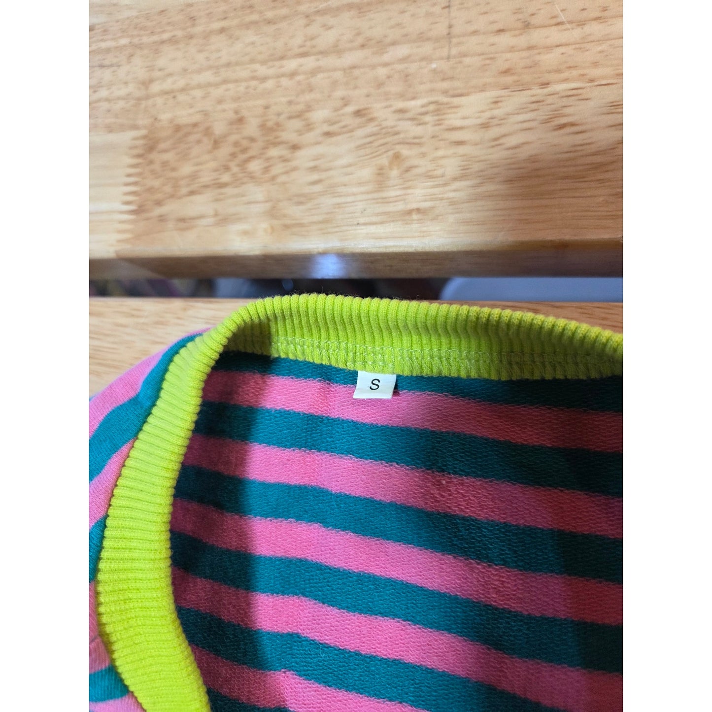 Neon pink grain and blue viral striped sweatshirt viscose blends small
