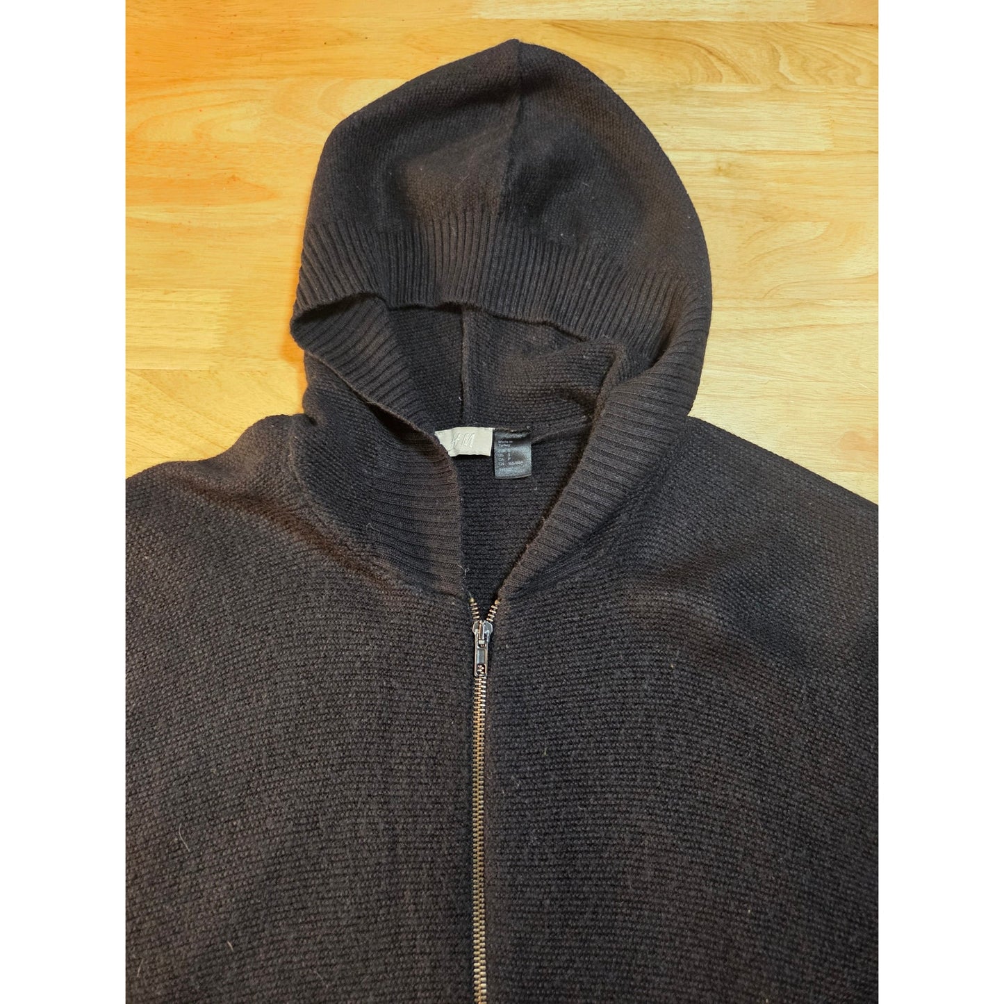 H&M Black close knit hooded Poncho zip front pockets  one size
