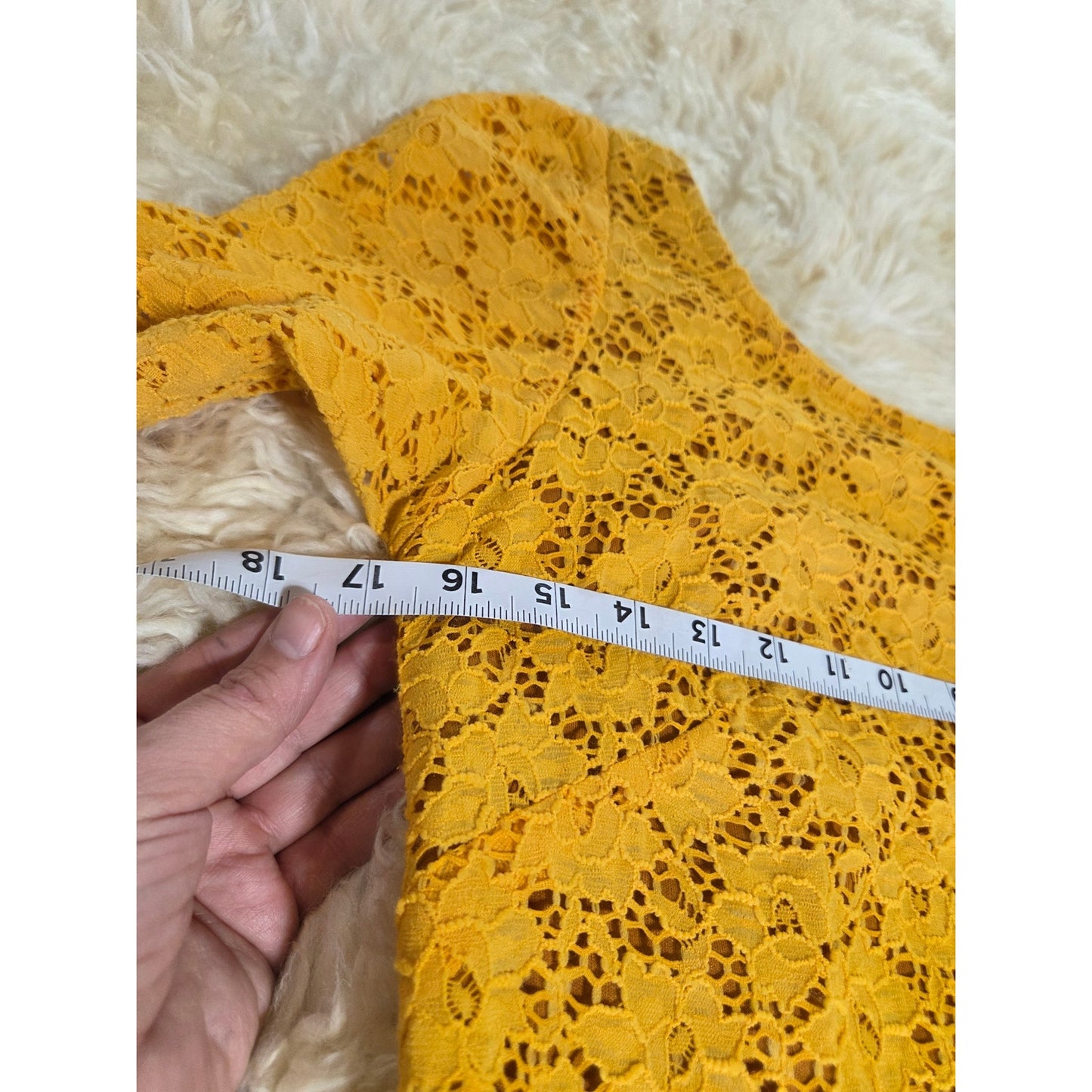 Yellow Daisy Crocheted Bodycon Mini Dress Stretch Plunge Back Cap 1/4 Sleeve