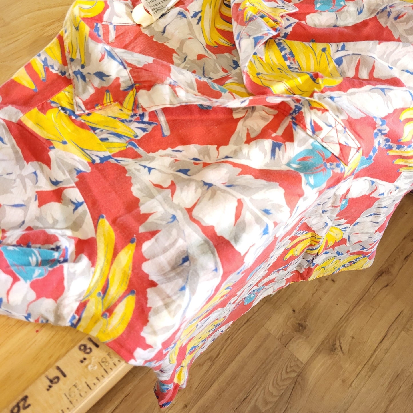 Vintage You Babes Red Banana Print Hawaiian Interesting Sleeve Collared S
