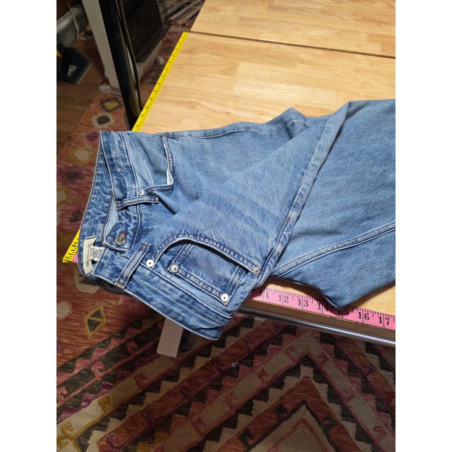 Madewell The Darted Barrel leg Jean size 30 light wash