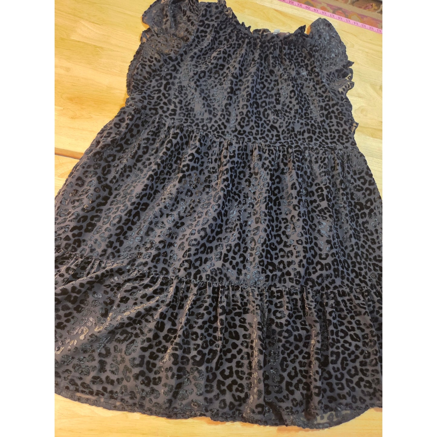 Ann Taylor Loft black burnout velvet leopard -tiered gathered cap sleeve mini Md