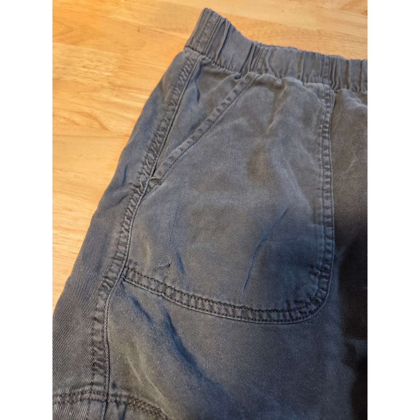 Gap size extra large gray soft flowy elastic waist tie front shorts pockets