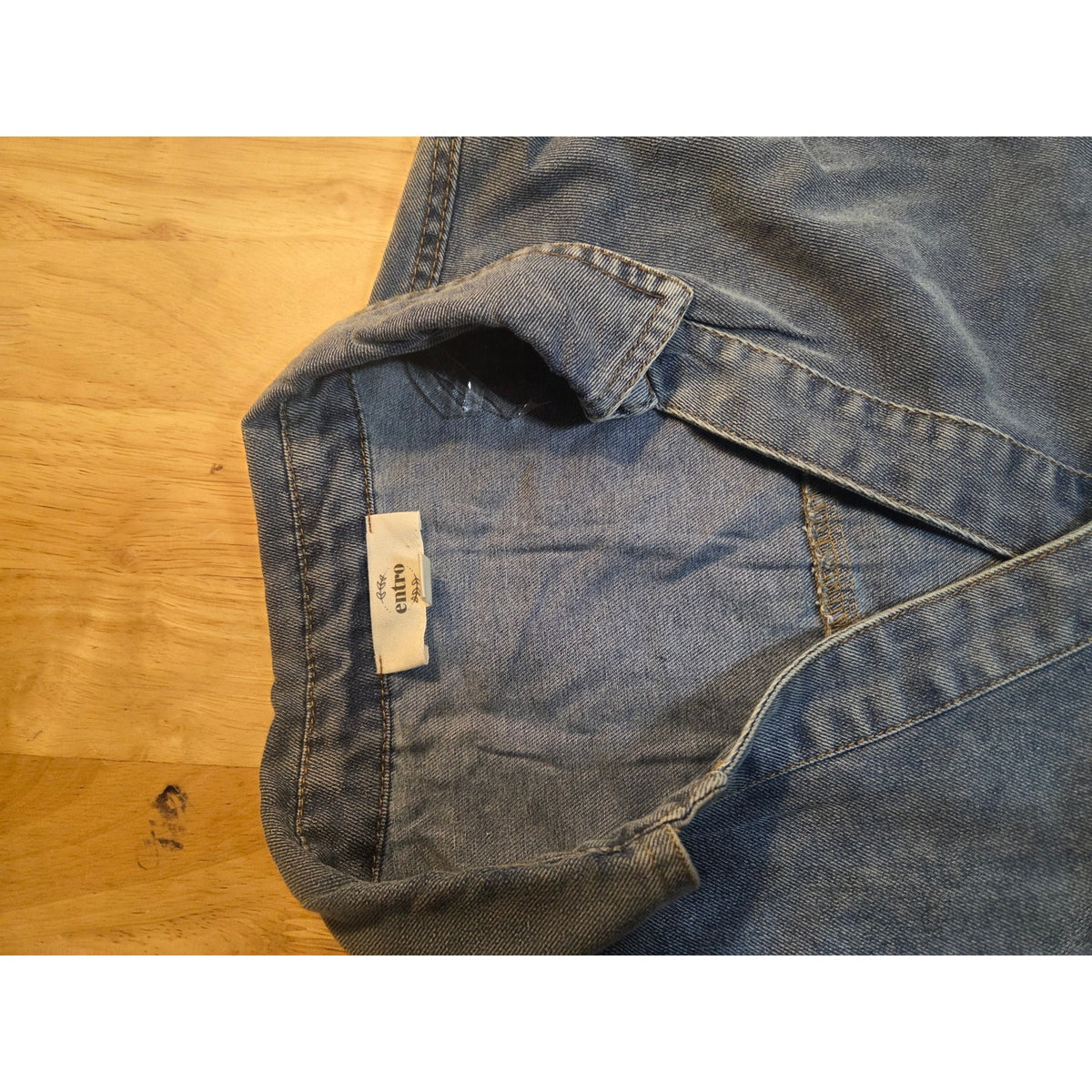 ENTRO SIZE MEDIUM CHAMBRAY BLOUSE Dress