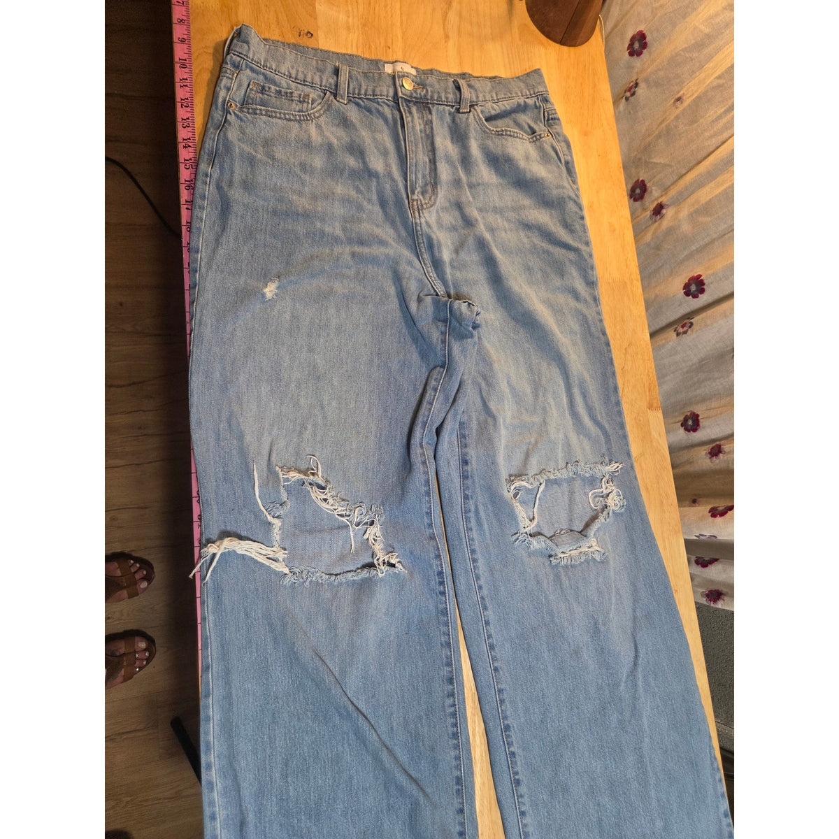 True craft relaxed wide leg size 12 distressed light wash jeans