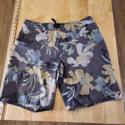 Patagonia Floral Gray Shorts Zip Pocket Size 32