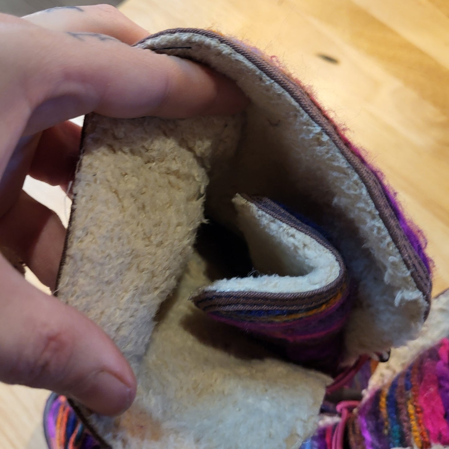 Sanuk Horizon Colorful Yarn Mid-Height Faux Shearling Boots Yoga Mat Sole 9