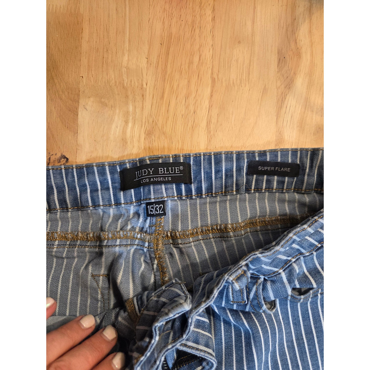 Judy Blue 15/30 Light Wash Bell Bottom Jeans Pinstripe Thin Soft Worn
