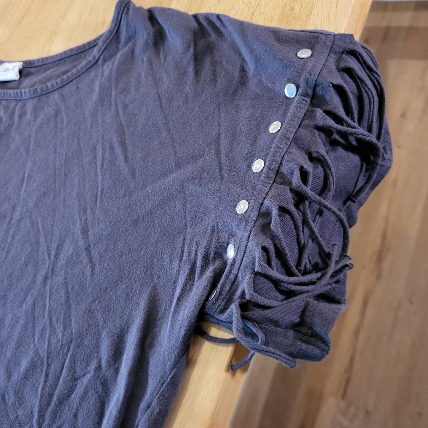 VibeN' Rock & Roll T-shirt Fringe Gray Short Sleeve Cropped Studded M