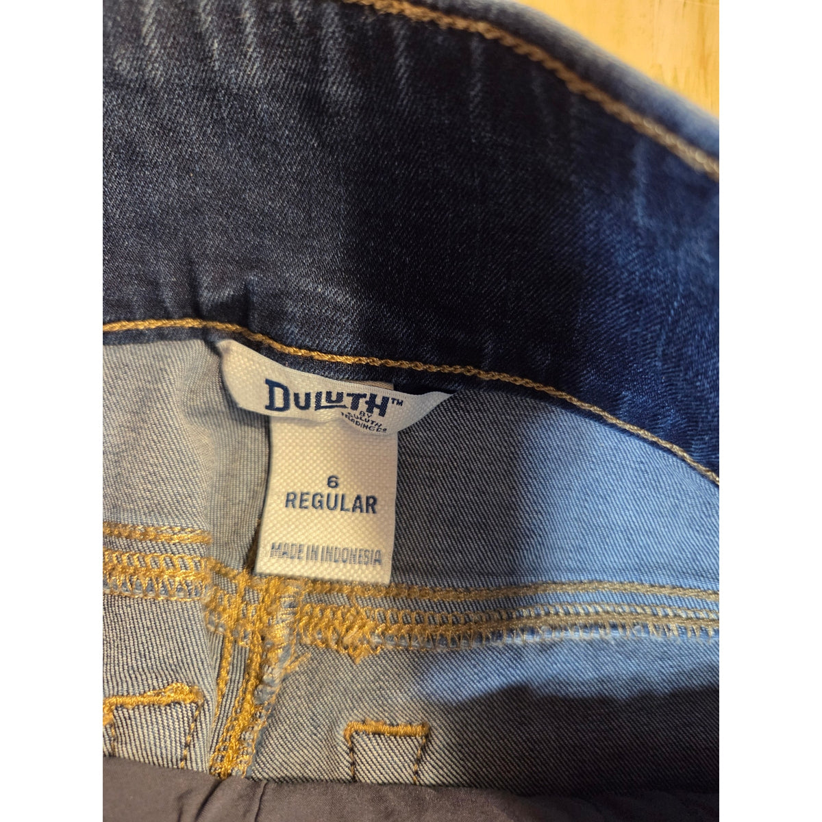 Duluth Trading Company skinny jeans gusseted same detail down the leg size 6