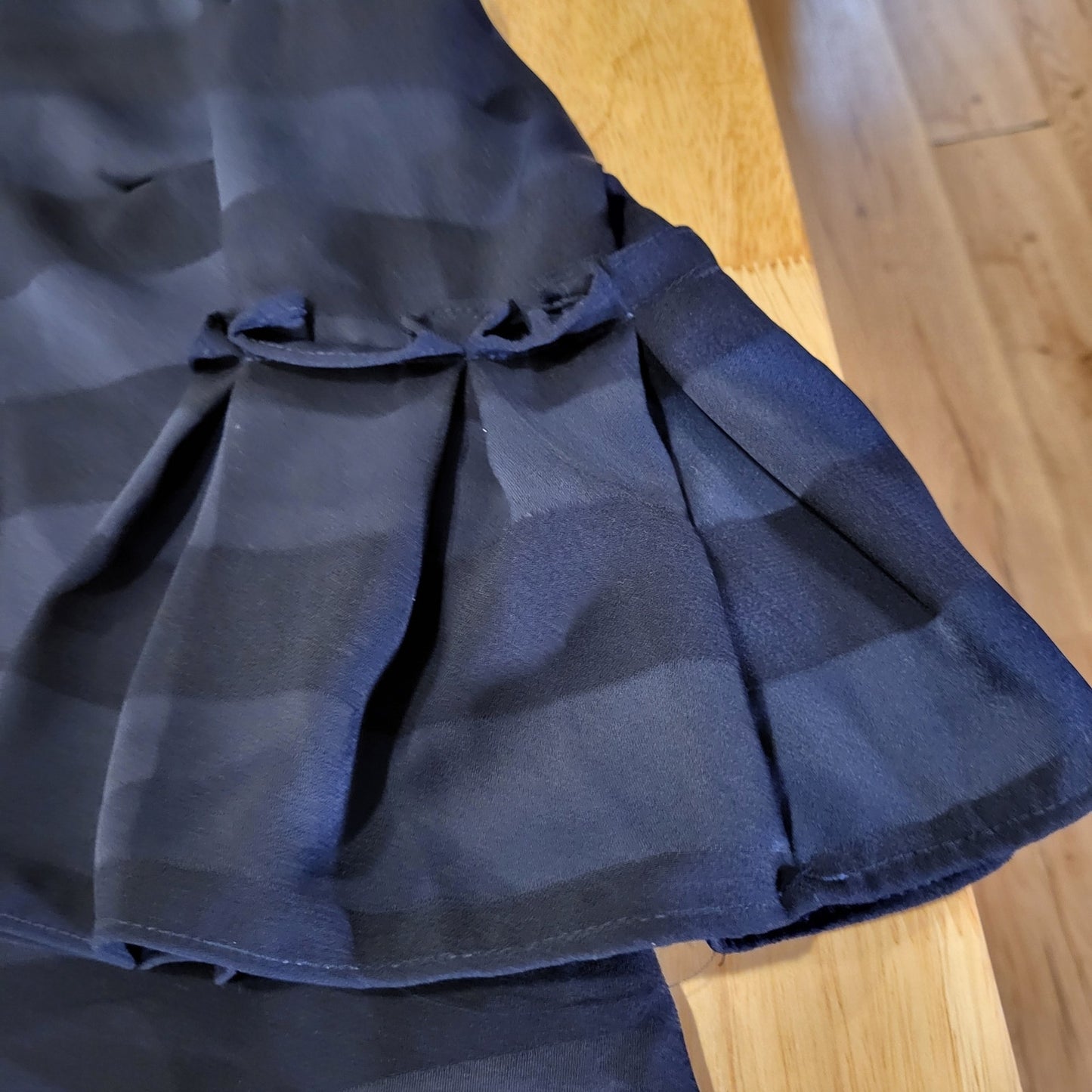 Eci New York Satin Blue Striped Knee Length Dress Pockets 20" P2P Medium