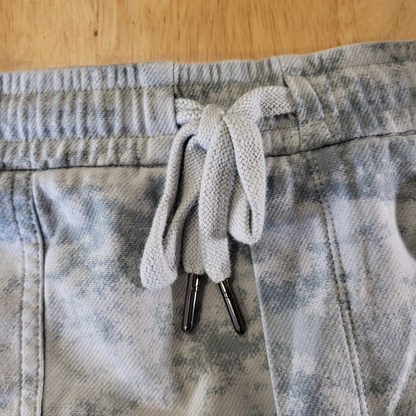 Athleta Blue Cloud Sweat Shorts Elastic Waist Pockets Sz Large 32" Waist