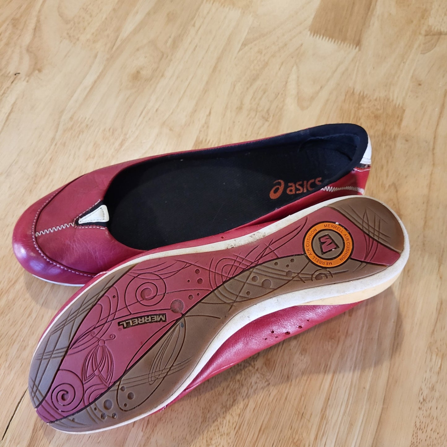 Merrill red size 10 slide on Flats leather white detail Rubber Sole insert