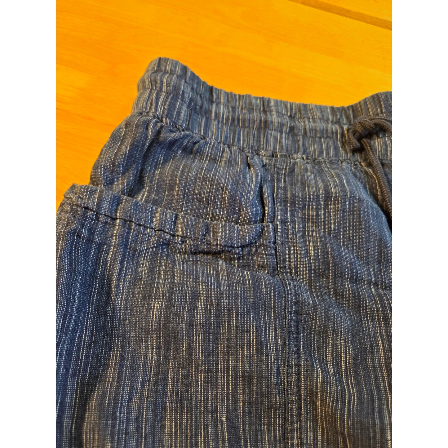 Athleta Navy blue textured stripe elastic waist athletic shorts pockets tie sz10