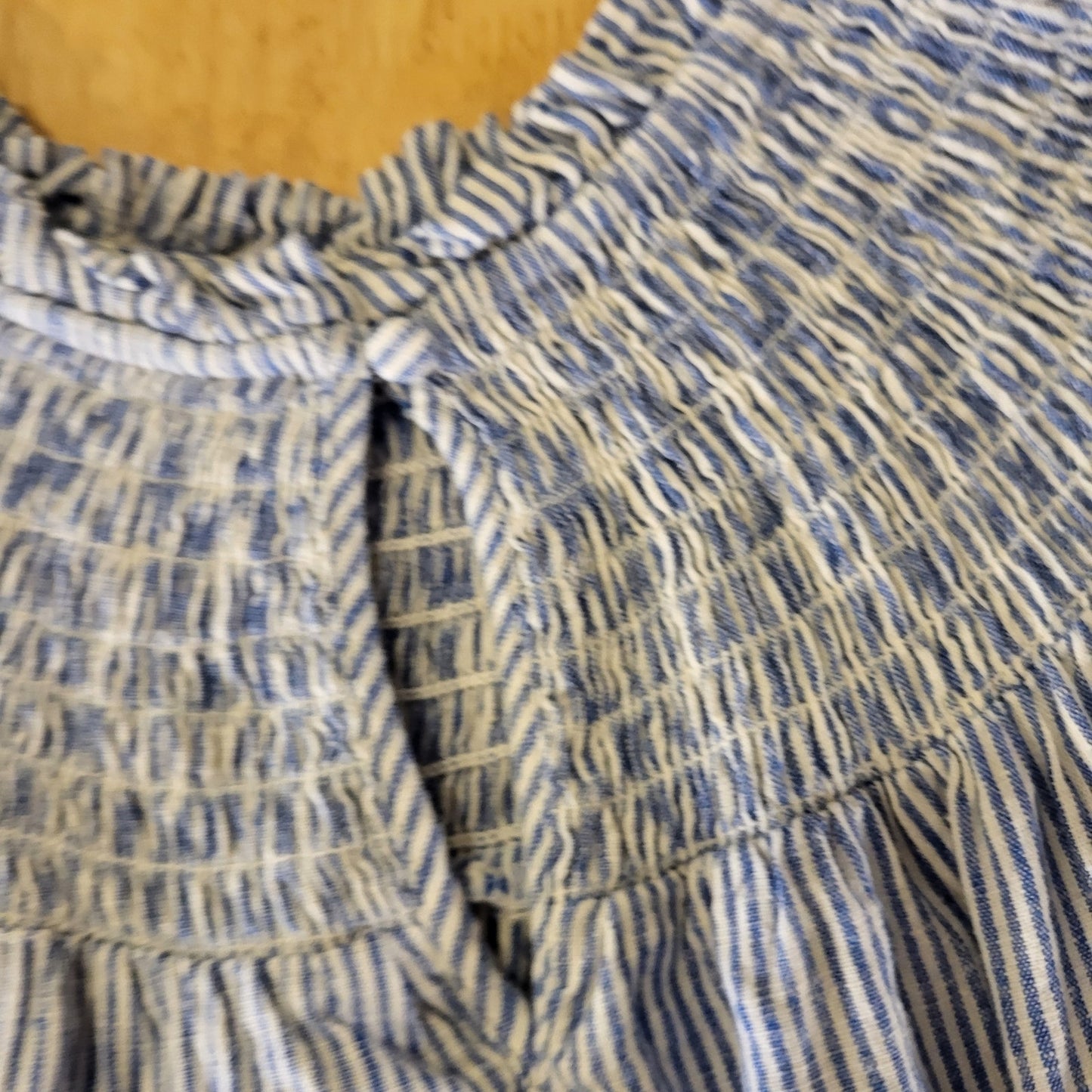 Crown & Ivy XXL Linen Blend Flutter Sleeve Elastic Keyhole Blue Striped