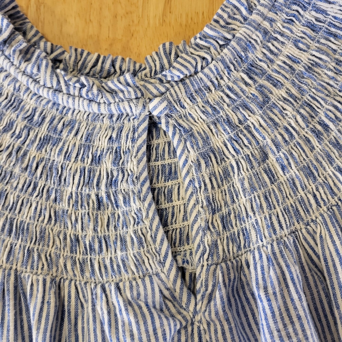 Crown & Ivy XXL Linen Blend Flutter Sleeve Elastic Keyhole Blue Striped