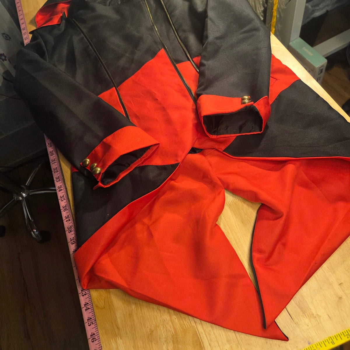 Assassin's Creed red black hooded zip jacket Tails button detail size medium