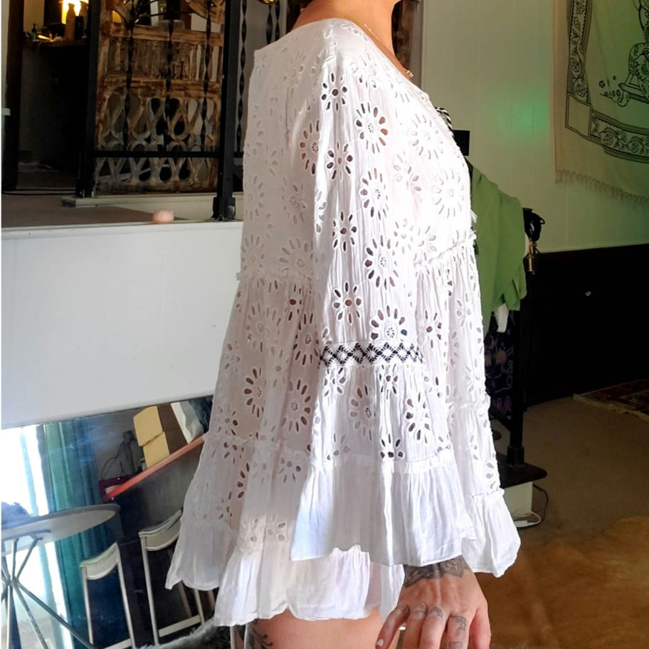 Fashion Fuse White Eyeletted Cotton Tiered Bell Sleeve Dress Blue Trim Large