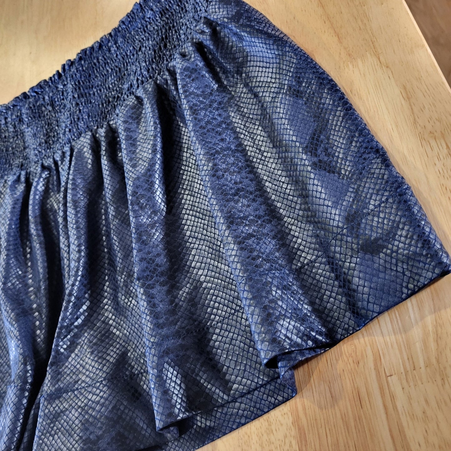 NWT Fab'rik Elastic Waist Slinky Animal Print Blue 28" Waist Soft